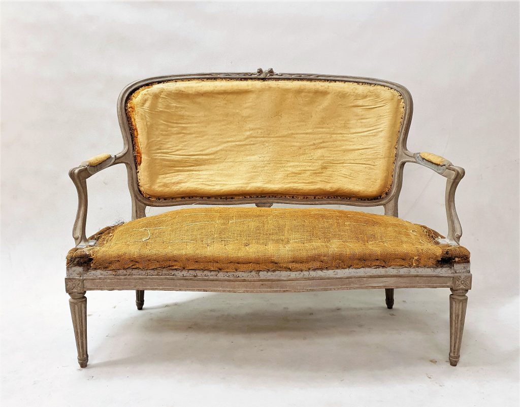 Gustavian Style Sofa M-03319