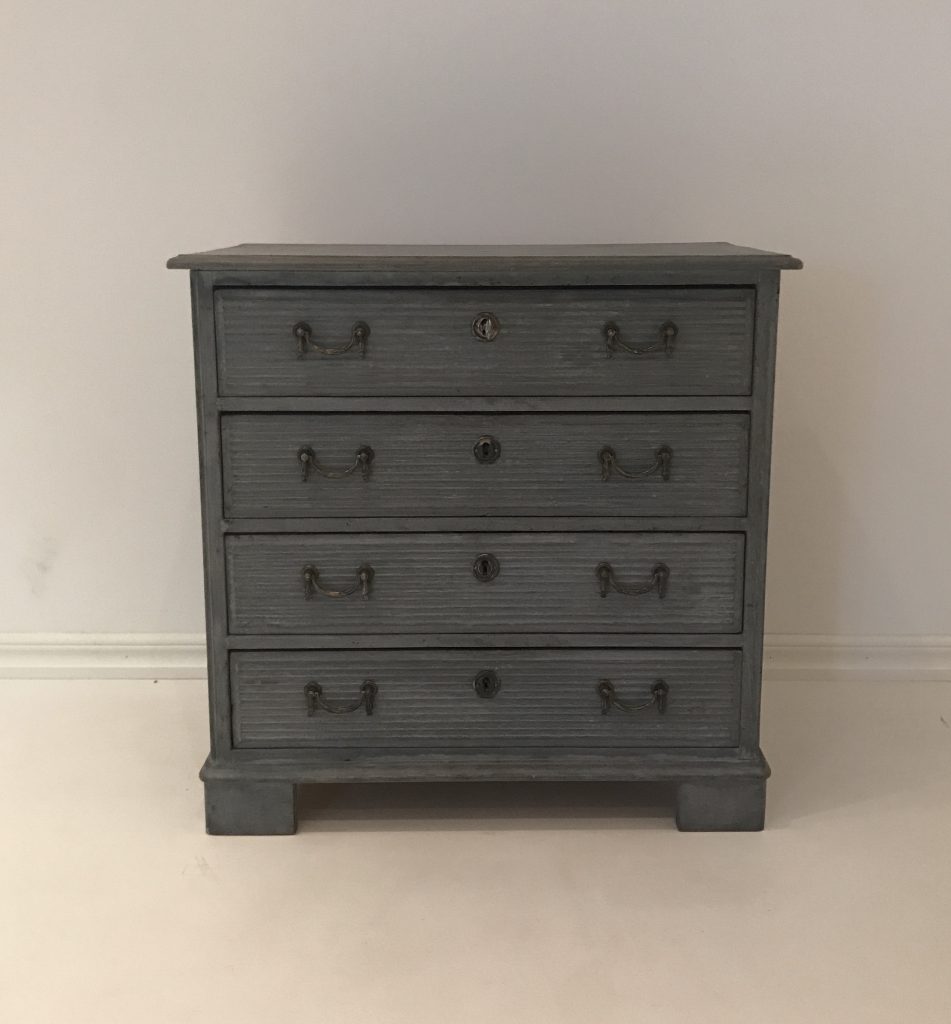 Gustavian Style Chest of Drawers M-50419