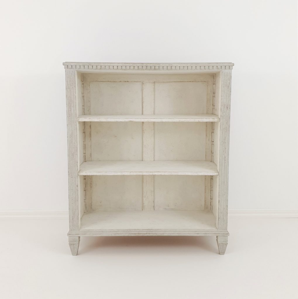 Gustavian Style Open Bookcase M-05219