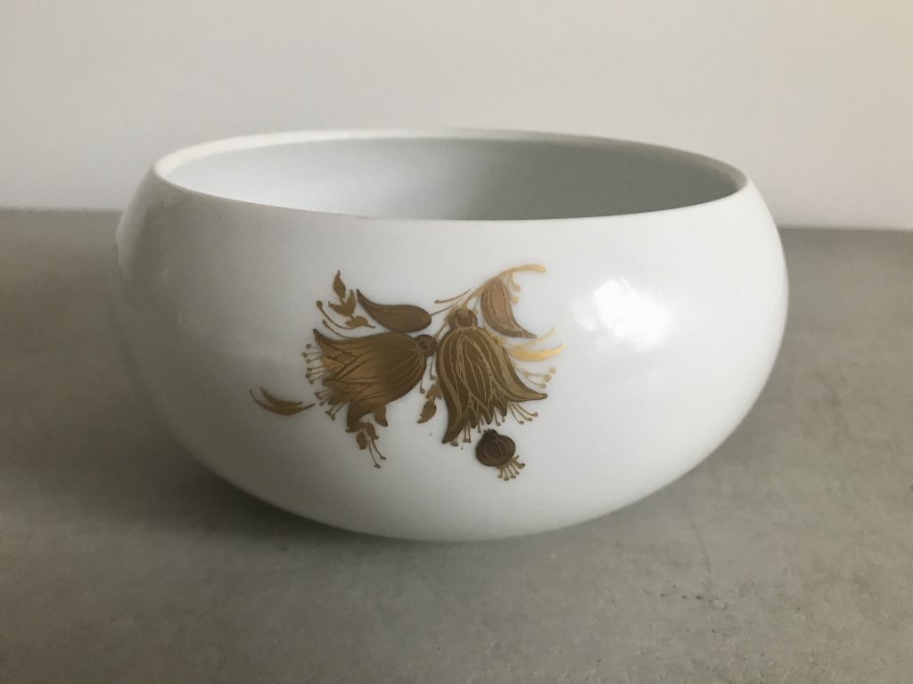 Porcelain bowl by Björn Wiinbland, Rosenthal, A-502