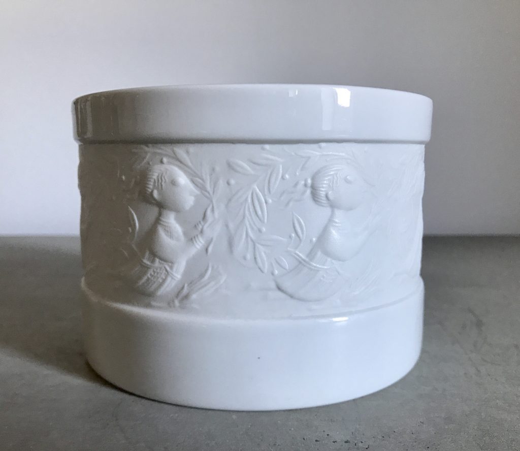 Porcelain bowl by Björn Wiinbland, Rosenthal, D-193